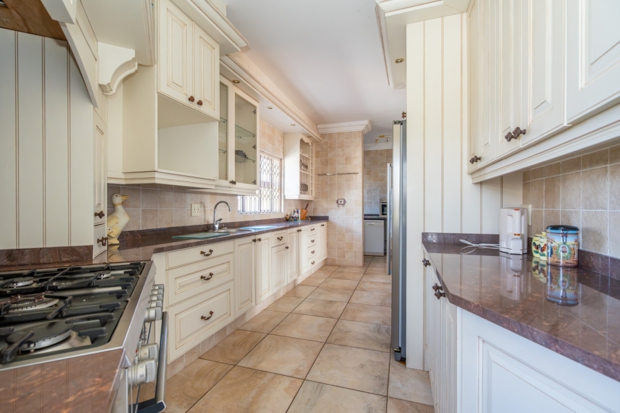 7 Bedroom Property for Sale in Myburgh Park Western Cape